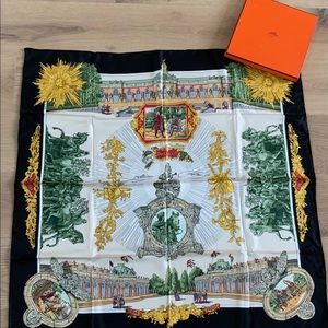 HERMÈS SANSSOUCY SILK SCARF
